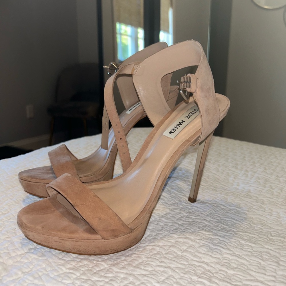 Nude Steve Madden platform heels